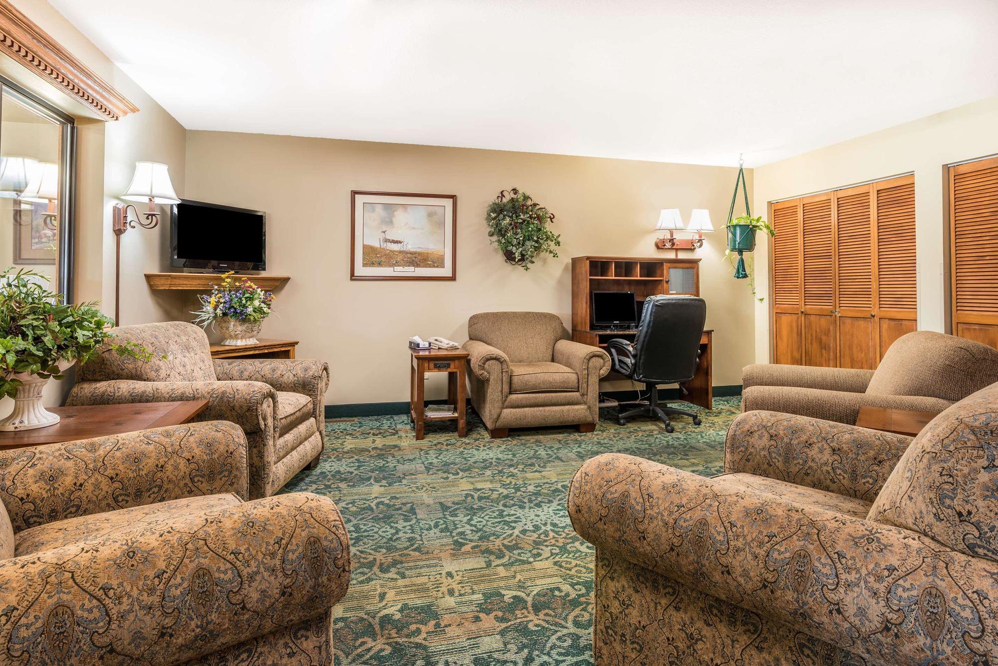 Homestead Inn And Suites Hardin Exteriör bild